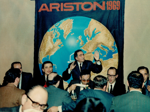 Alt image image